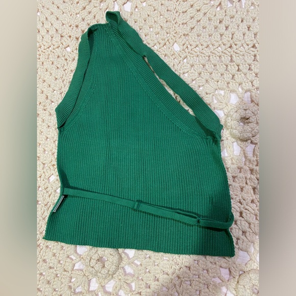 Pants size m capris pre-owned with free tank top open back  +free necklace - Picture 14 of 15